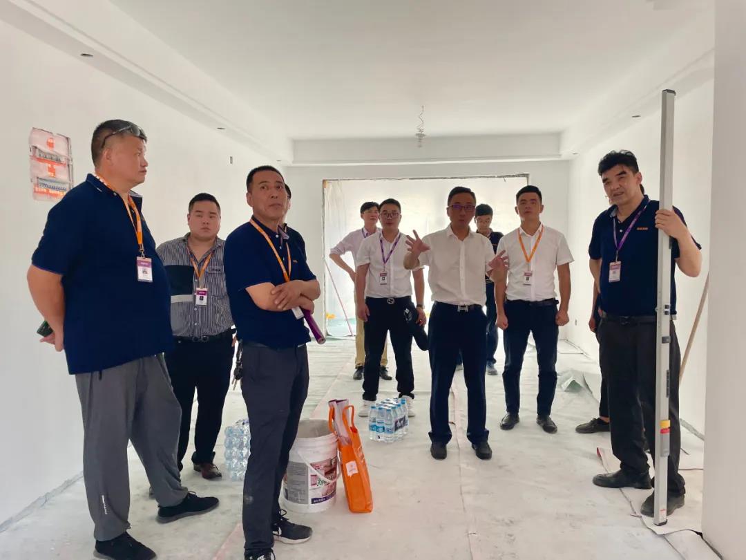 杭州裝修公司領導巡查工地